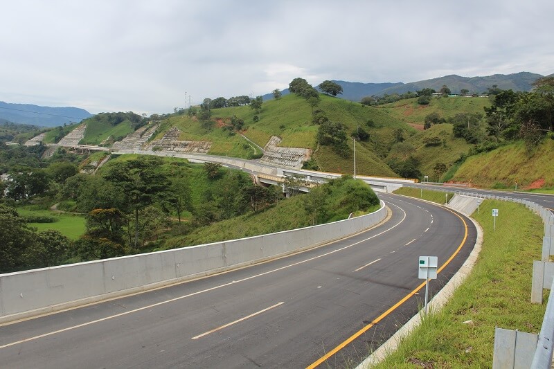 En riesgo el Desarrollo de la Infraestructura en Colombia Decreto 0050 de 2023 sobre tarifa de peajes
