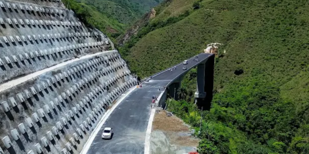 IMAGEN TUNEL DEL TOYO